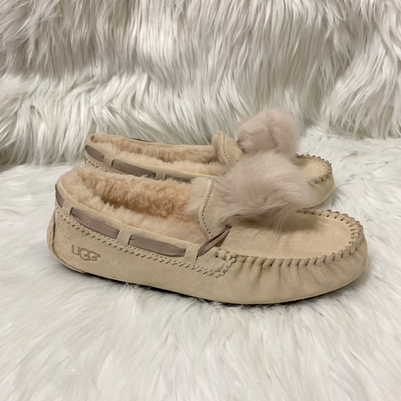 UGG Dakota Pom Pom slippers - Picture 4 of 4